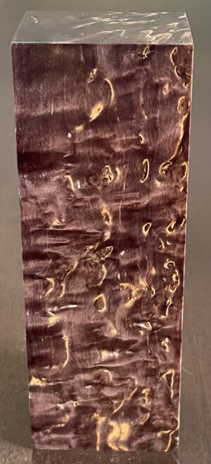 Dyed and stabilized Masur birch block. Dimensions 27x48x148mm